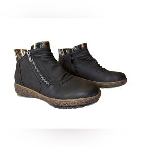 Stylish Black Ankle Boots with Zipper